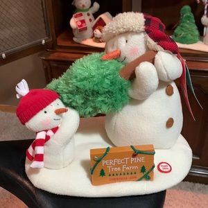 2014 Perfect Pine  Tree farm Hallmark singing snowmen